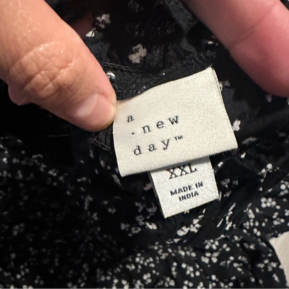 A New Day Black White Floral Smocked Midi Dress Sz XXL - Picture 11 of 12